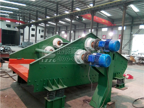 尾礦處理設(shè)備之尾礦干排篩 尾礦處理設(shè)備之尾礦干排篩.jpg